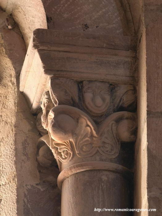 CAPITEL DEL VANO DEL ALTAR SUR